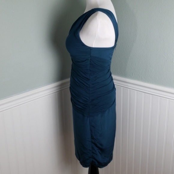 Nicole Miller Grecian One Shoulder Fitted Dress - Picture 4 of 7